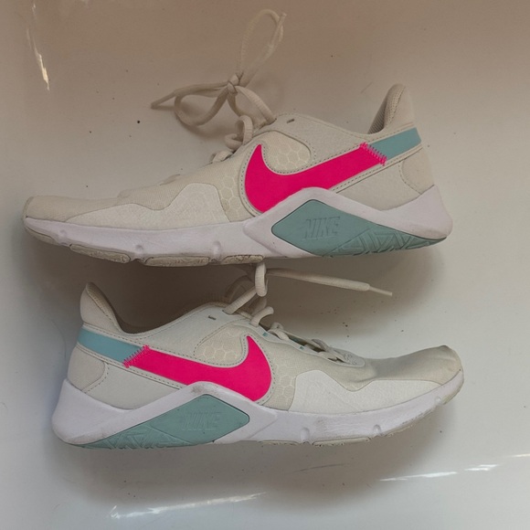 Nike Cream and Pink Sneakers - Picture 5 of 6